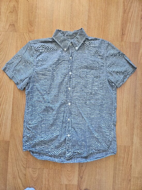 American Eagle Outfitters Other - Men's American Eagle Gray and white woven short sleeve button down shirt - Med